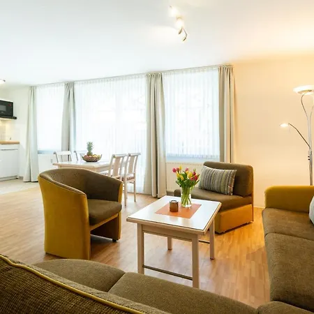 Haus Strandburg - Hinter Duene Und Apartment Binz