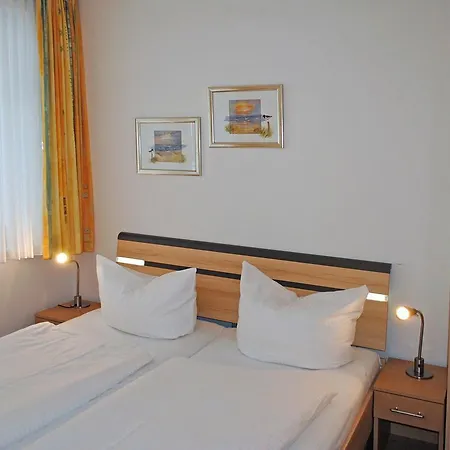 Haus Strandburg - Hinter Duene Und *