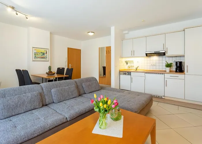 Haus Strandburg - Hinter Duene Und Appartamento Binz